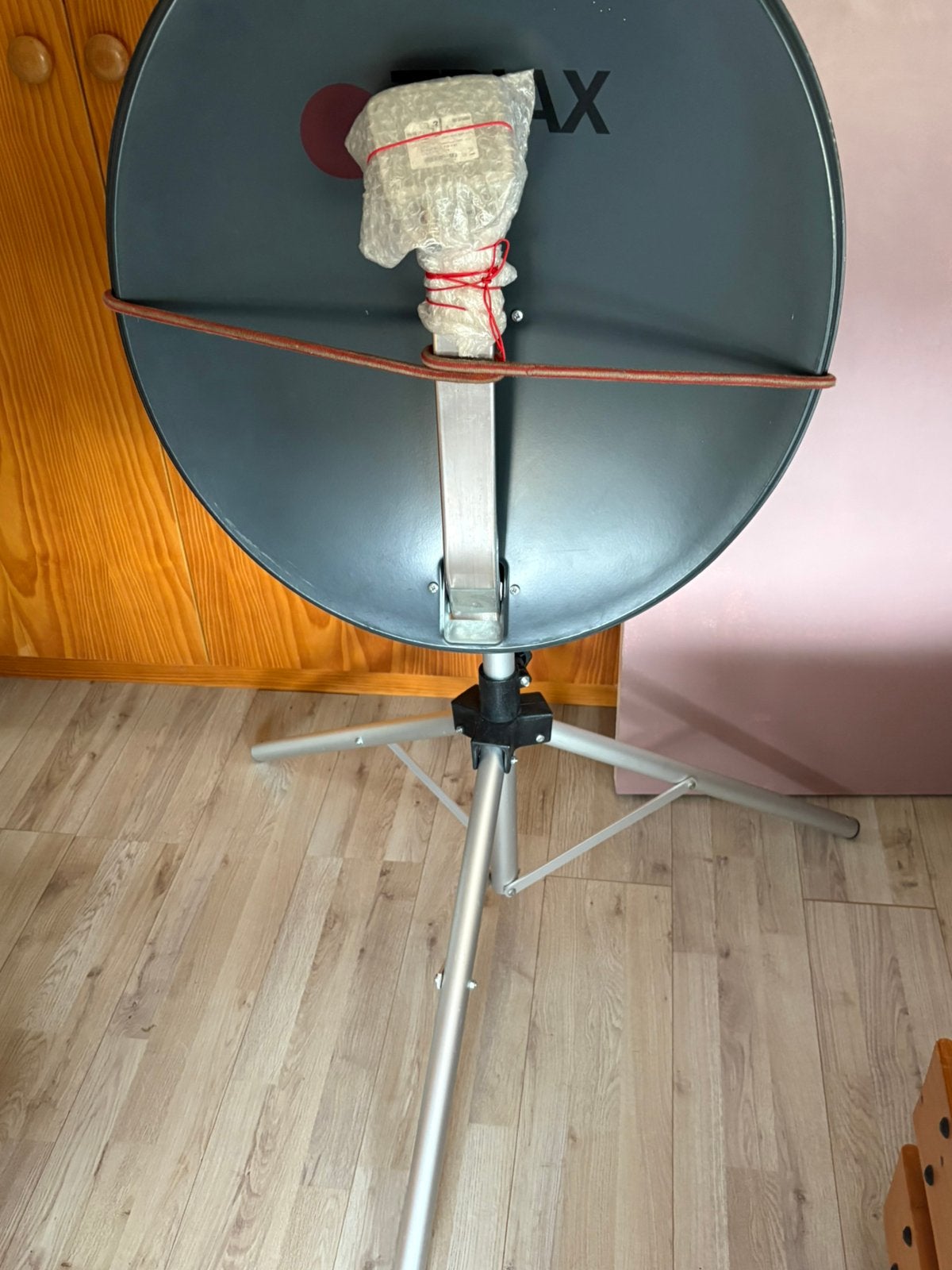 Schotel antenne op voet, Audio, Tv en Foto, Schotelantennes, Ophalen, Gebruikt, (Schotel)antenne, Overige merken