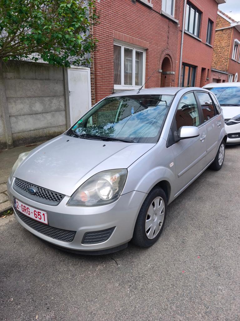 Ford Fiesta 2008 1300i 150kkm avec ou sans contrôle, Autos, Particulier, Essence, Achat