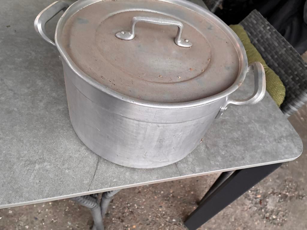 grote kookpot met deksel, Huis en Inrichting, Ophalen, Zo goed als nieuw