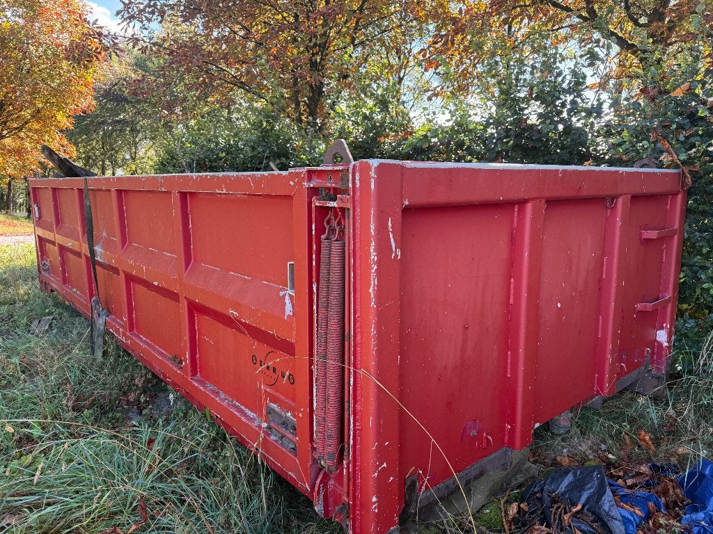 Benne ampliroll (conteneur amovible) Serrus Trailers, Enlèvement