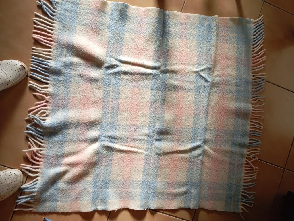 Couverture bébé vintage, Maison & Meubles, Envoi