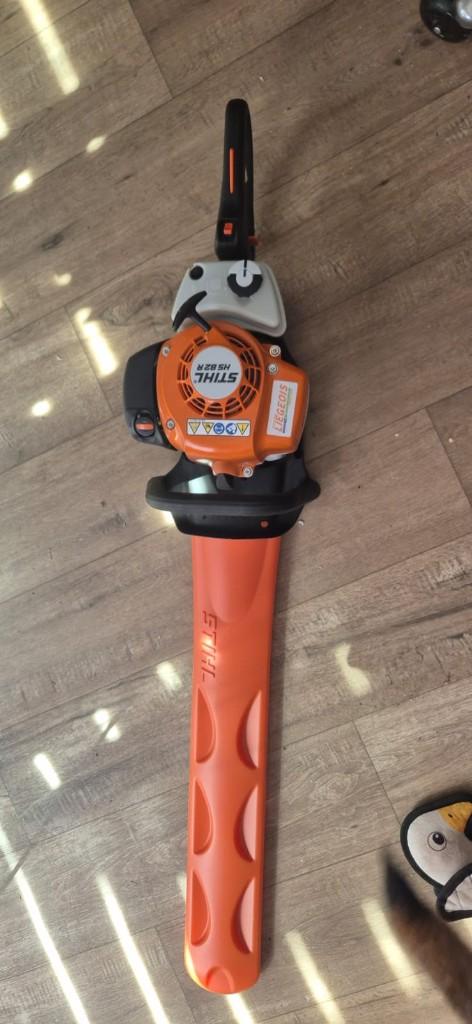 HS 82 R est un taille-haie thermique neuf, Tuin en Terras, Heggenscharen, Ophalen, Nieuw, Benzine, STIHL