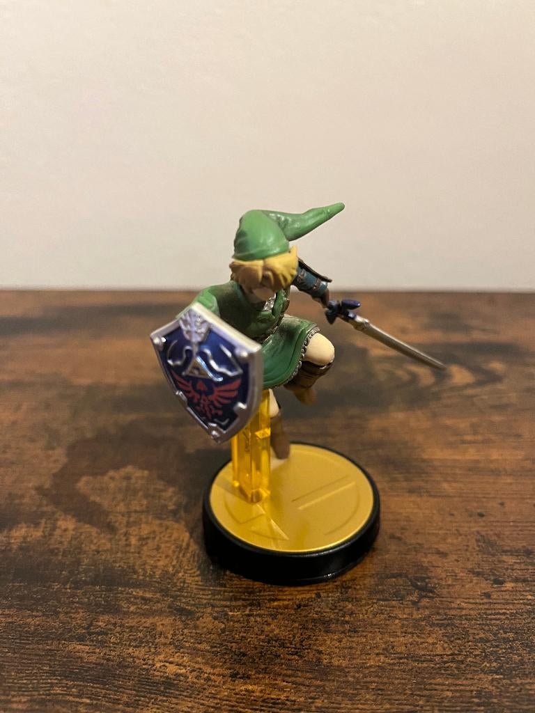 Zelda Link amiibo Super smash bro's versie, Games en Spelcomputers, Ophalen of Verzenden, Zo goed als nieuw
