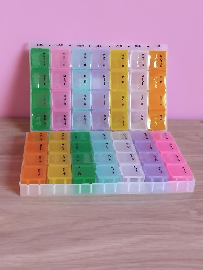 Handige medicijnbox / weekplanner – Zo goed als nieuw!, Enlèvement, Comme neuf