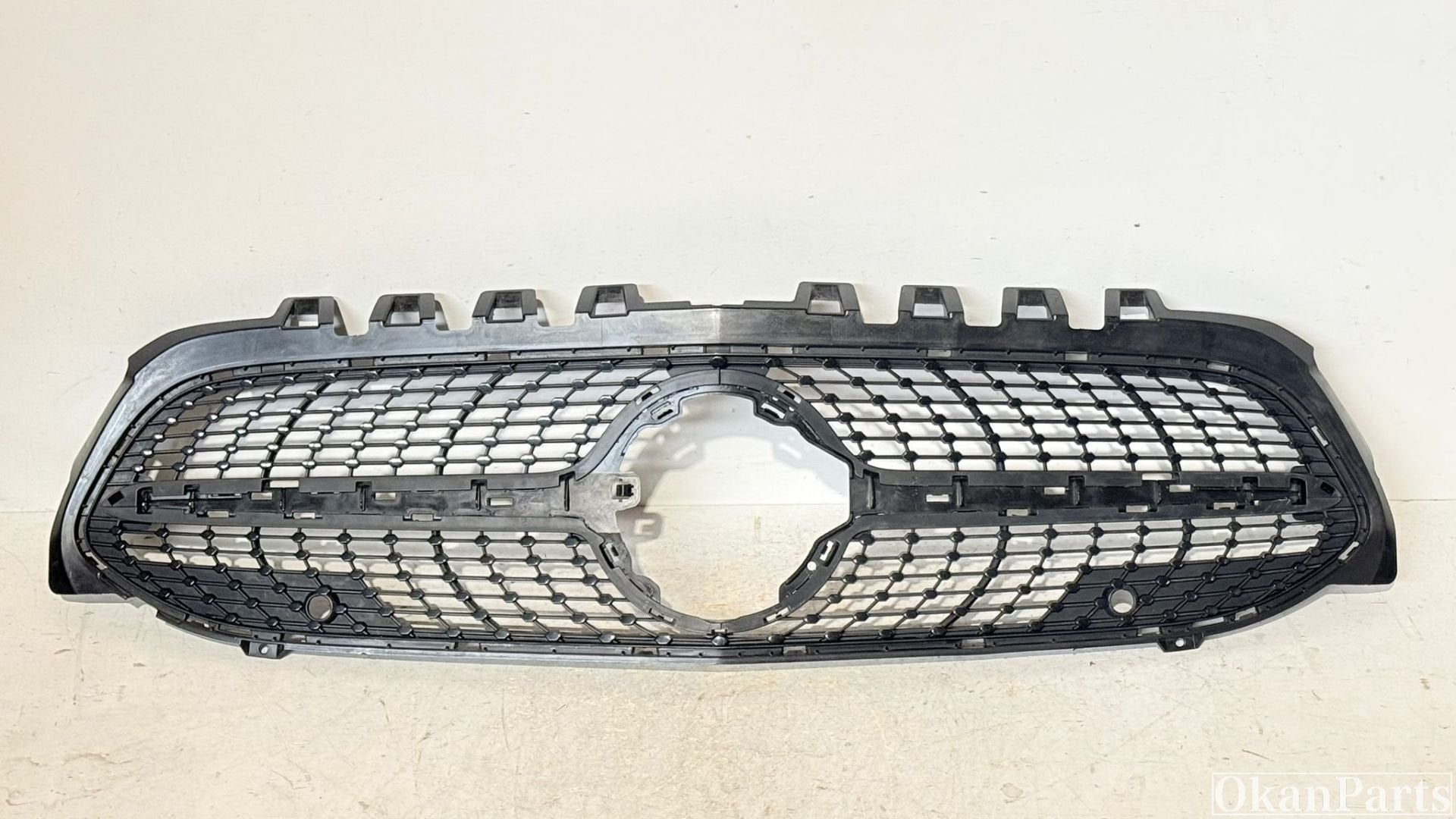 Calandre Mercedes-Benz Classe A W177 A1778880200, Info@fabrikant.eu, Fabrikant BV, Fabrikantstraat 1
1000 AA  Amsterdam, NL, Utilisé