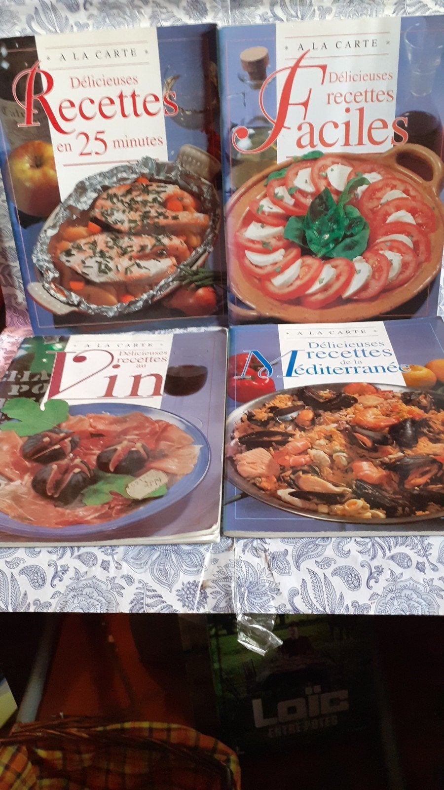 lot de 4 livres de recette " serie a la carte ", Livres, Livres de cuisine, Enlèvement ou Envoi, Utilisé, Autres régions, Entrées et Soupes