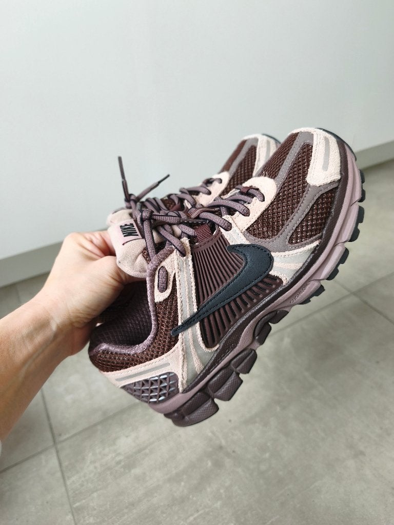 Nike Air Zoom Vomero 5, ColorPlum Eclipse - EU 36,5, Vêtements | Femmes, Chaussures, Comme neuf, Sneakers et Baskets, Brun, Enlèvement ou Envoi