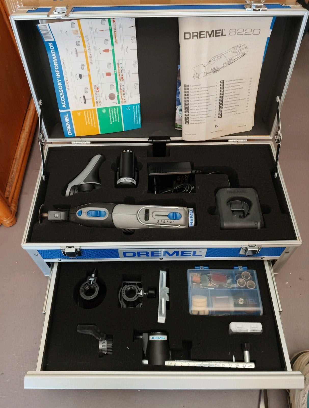 Dremel 8220 Platinum 12V complete doos, Ophalen