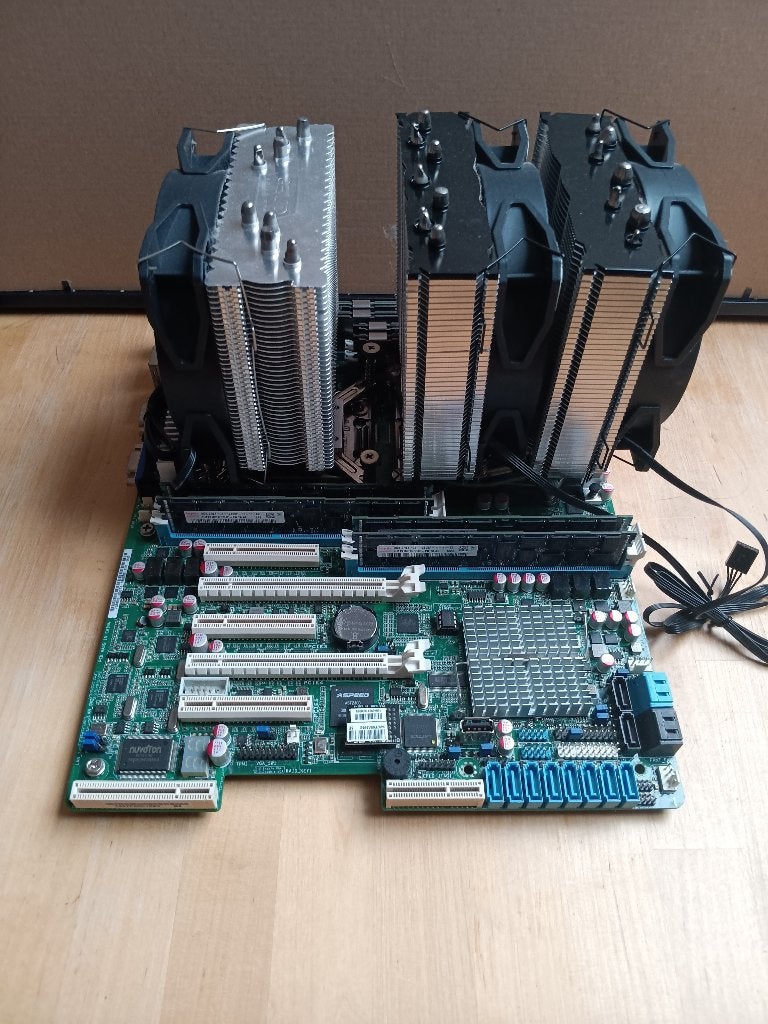 Asus-Z9PA-D8 + 2x Intel Xeon E5-2670 + 64 GB DDR3 RAM, Computers en Software, Servers, Ophalen of Verzenden, Gebruikt, 64 GB, 2 tot 3 Ghz