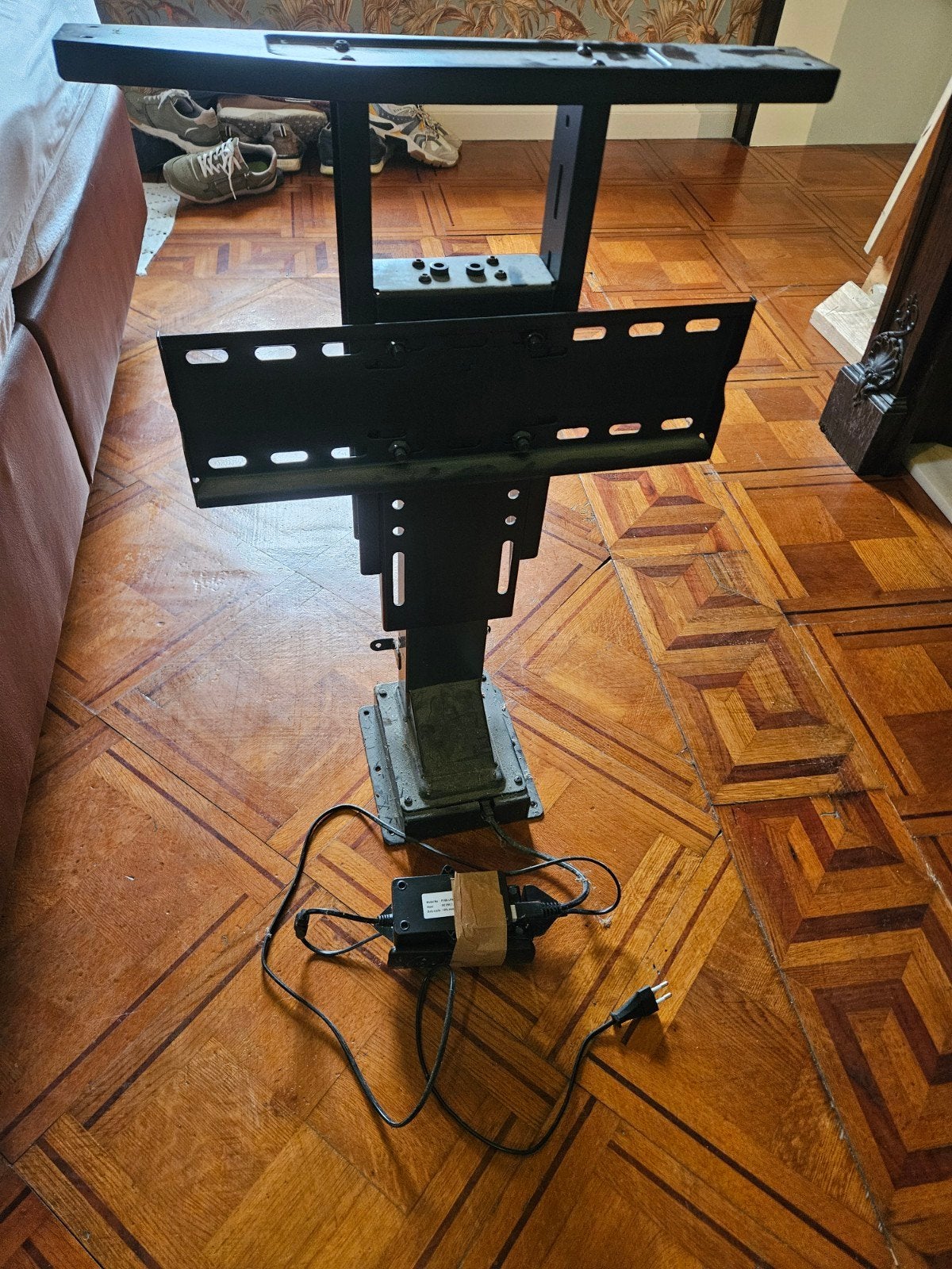 Tv stand in hoogte regelbaar, Ophalen