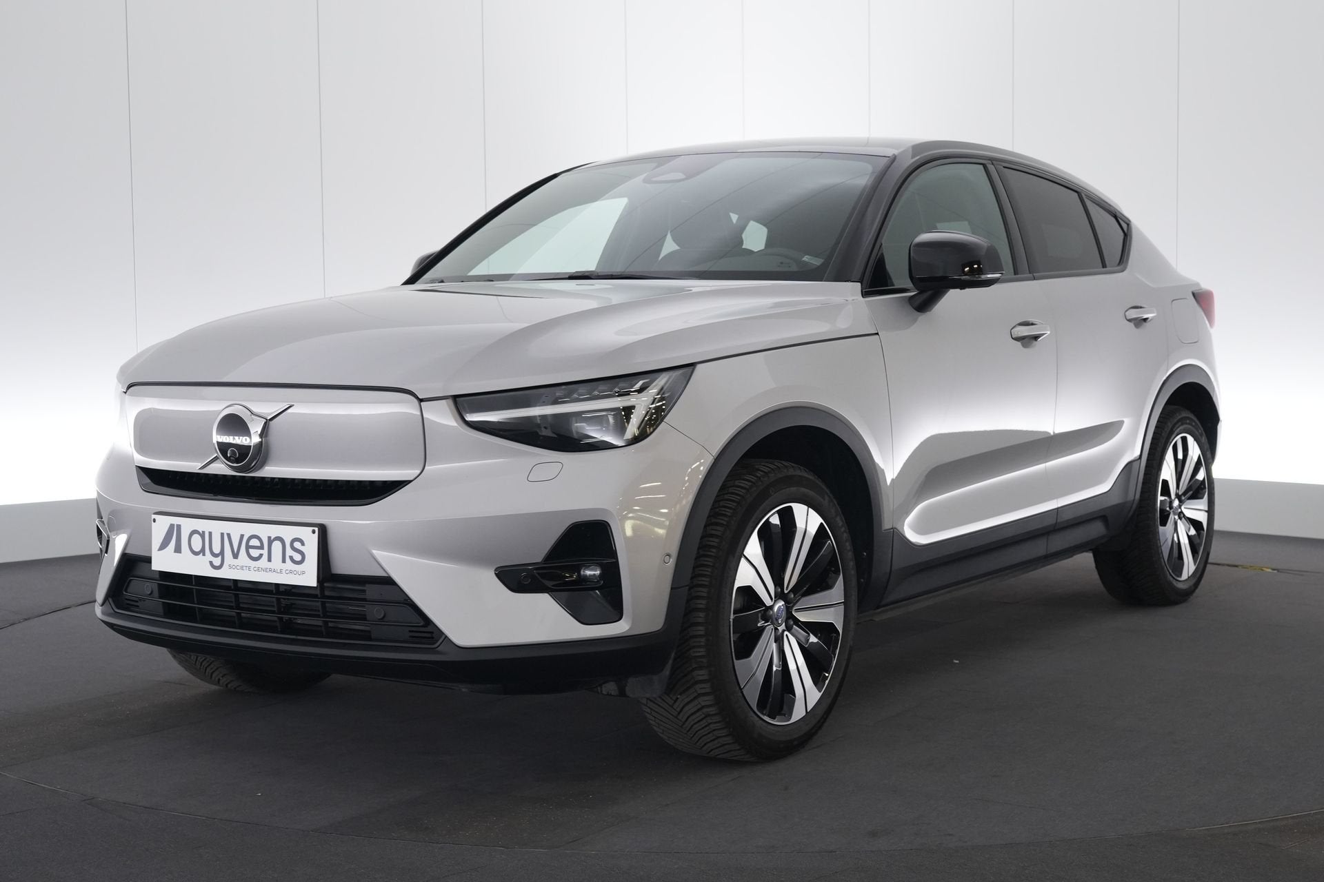 (2CMM206) VOLVO C40, Autos, https://public.car-pass.be/vhr/78adc4ca-a399-44eb-956c-533b4dbea9c1, Argent ou Gris, Achat, 408 ch