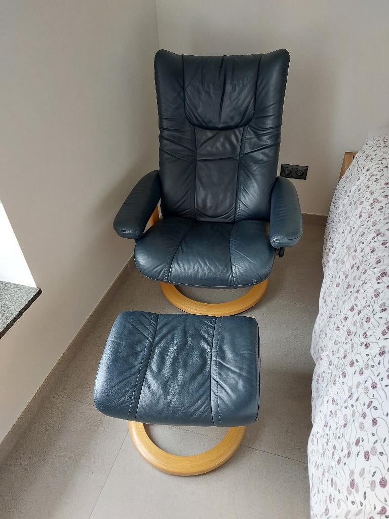 Stressless Wing zetel met bijpassende voetenbank, Maison & Meubles, Moins de 75 cm, Enlèvement, Utilisé, Bois