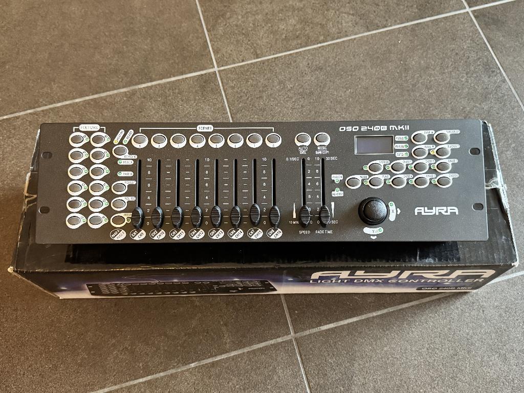 AYRA OSO 240B MKII, Enlèvement, Comme neuf, Lumières, Couleur