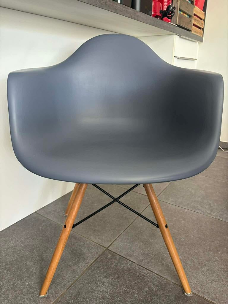 6 stoelen replica van Vitra Eames DAW, Huis en Inrichting, Stoelen, Zo goed als nieuw, Twee, Hout, Ophalen