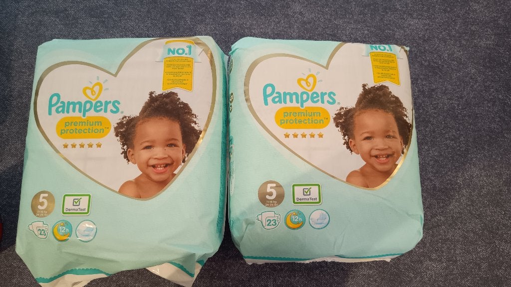 2x Pampers Premium Protection - Maat 5, Kinderen en Baby's, Overige typen, Zo goed als nieuw, Standaard, Ophalen