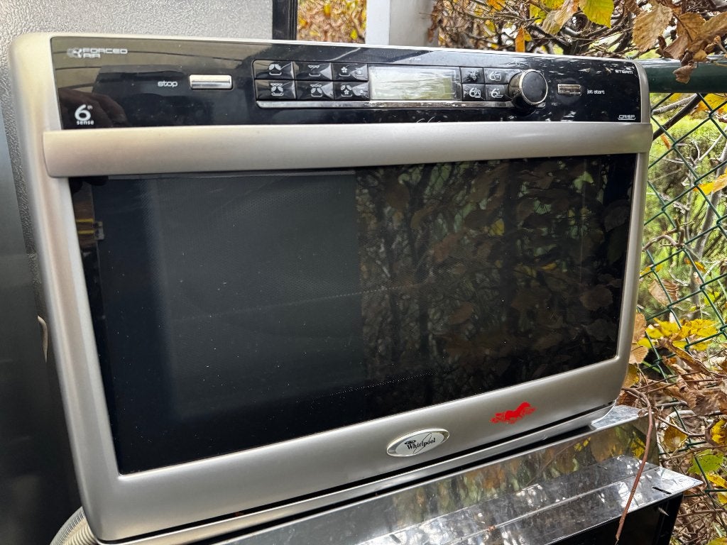 Whirlpool combi-magnetron met grill, steamer en hete lucht, Gebruikt, Ophalen of Verzenden, Draaiplateau, Combi-microgolfoven