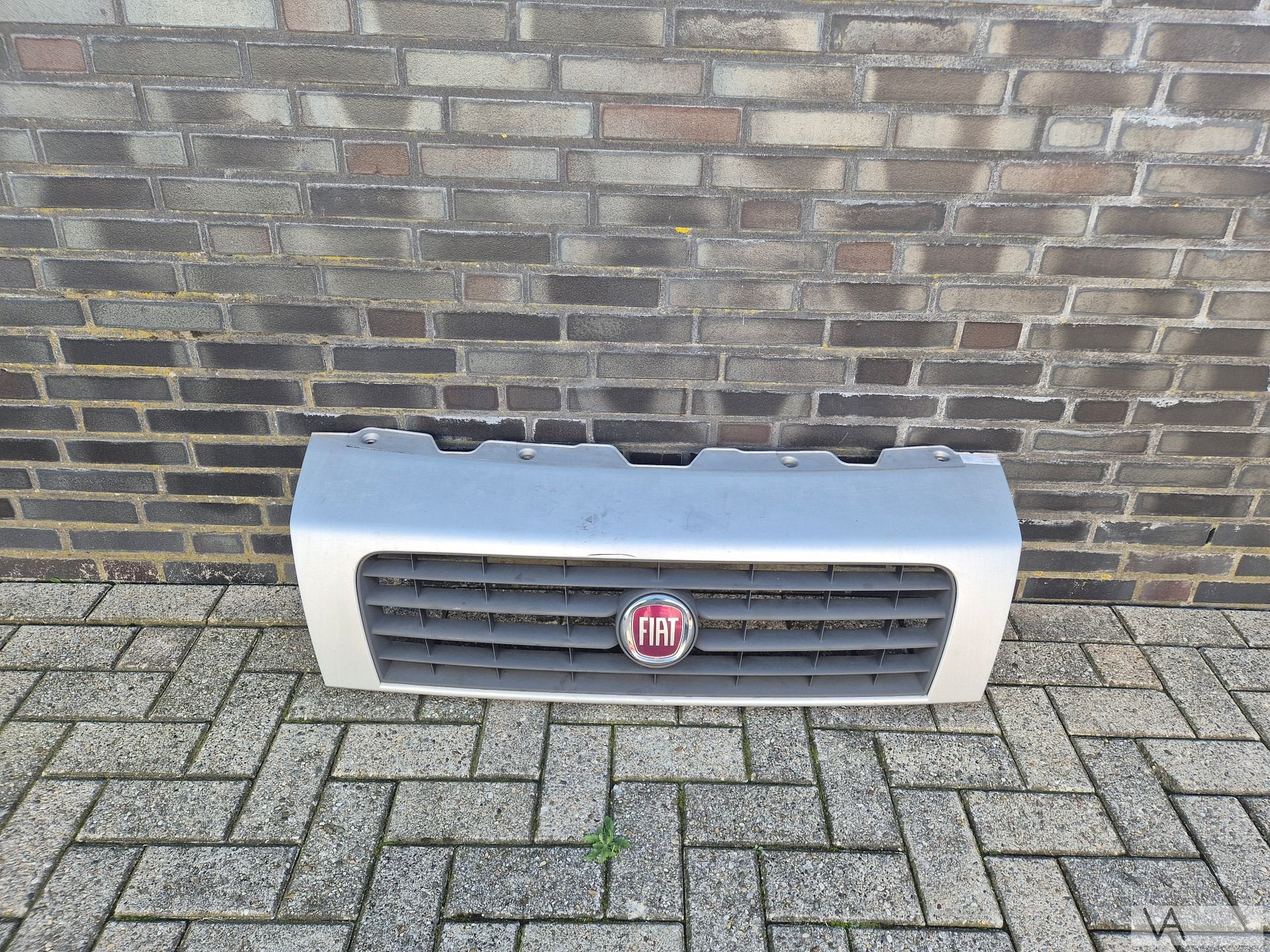 Grille van Fiat Ducato 2006 - 2014 nette staat facelift logo, Autos : Pièces & Accessoires, -, Utilisé, Fiat, -