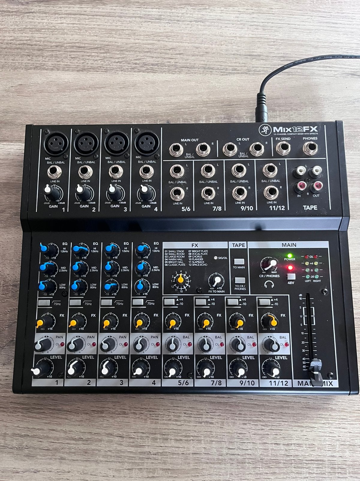 Mackie mix12FX, Musique & Instruments, Tables de mixage, Enlèvement, Utilisé, 5 à 10 canaux, Entrée micro
