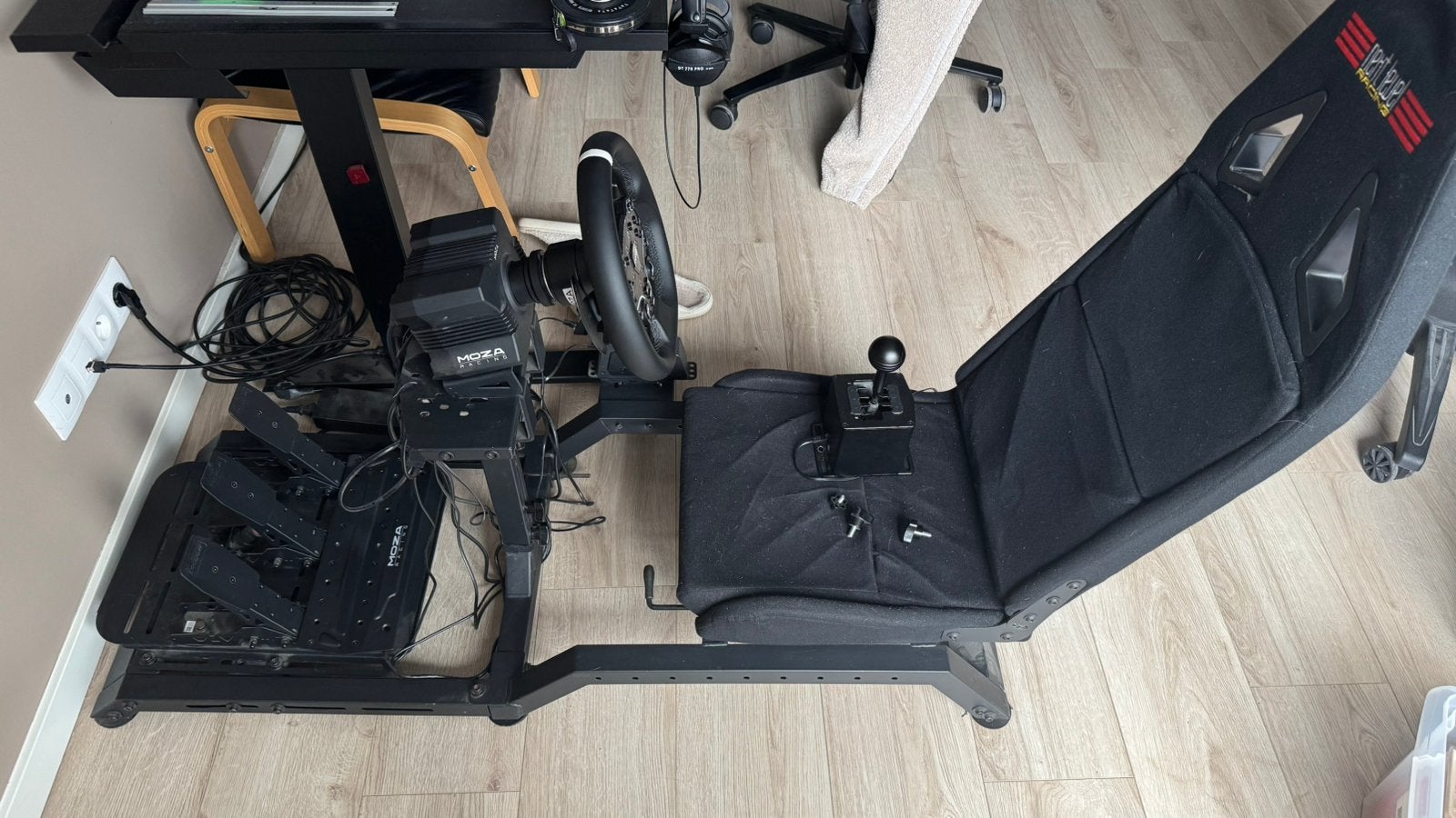 MOZA R5 Racing Simulator/Sim Rig+Shifter, Handrem & Cockpit, Ophalen, Racestuur, Zo goed als nieuw, Direct drive