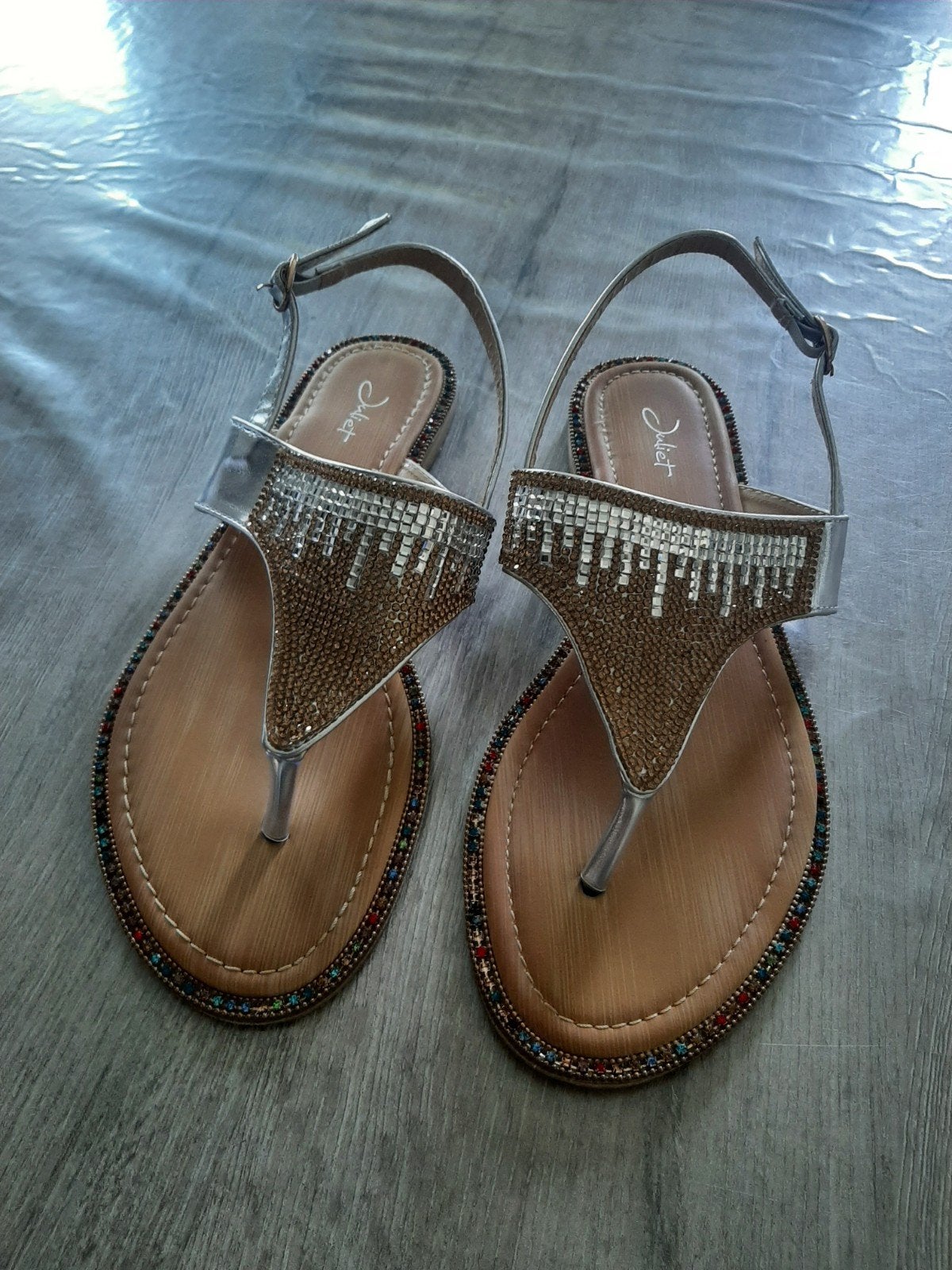 Sandalen, Ophalen