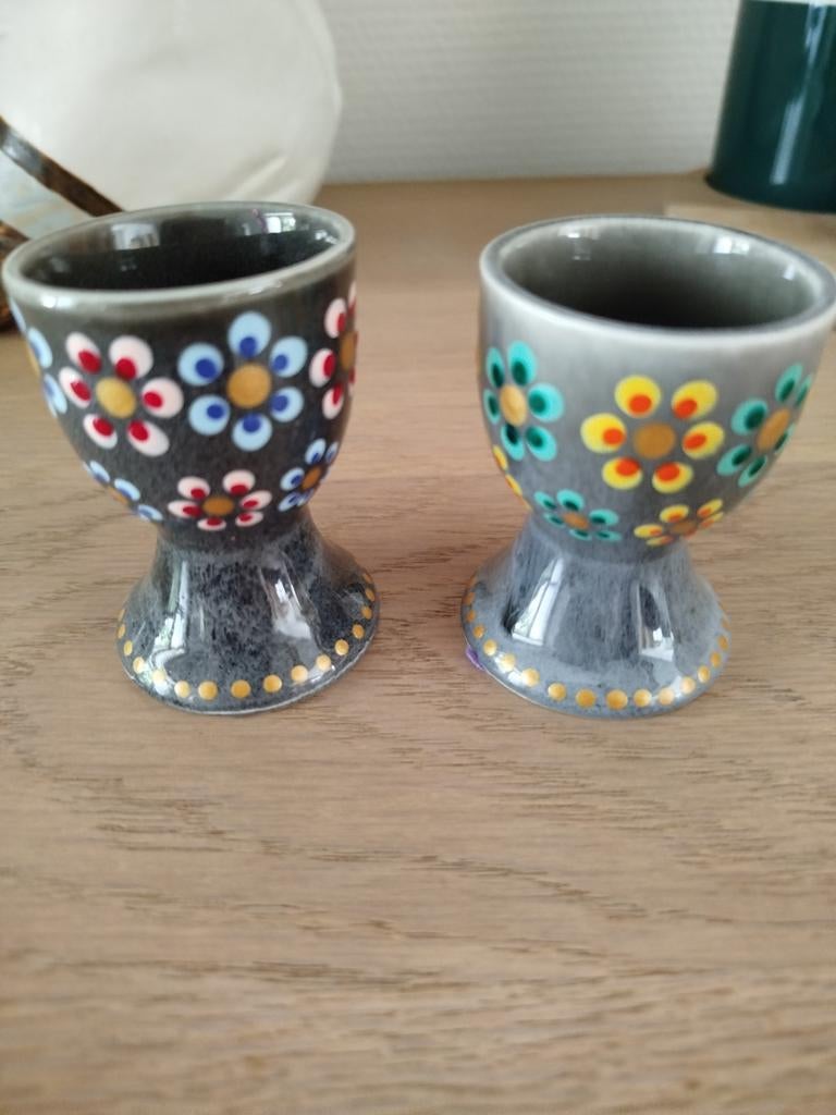 Paire de coquetiers décorés à la main, Enlèvement ou Envoi