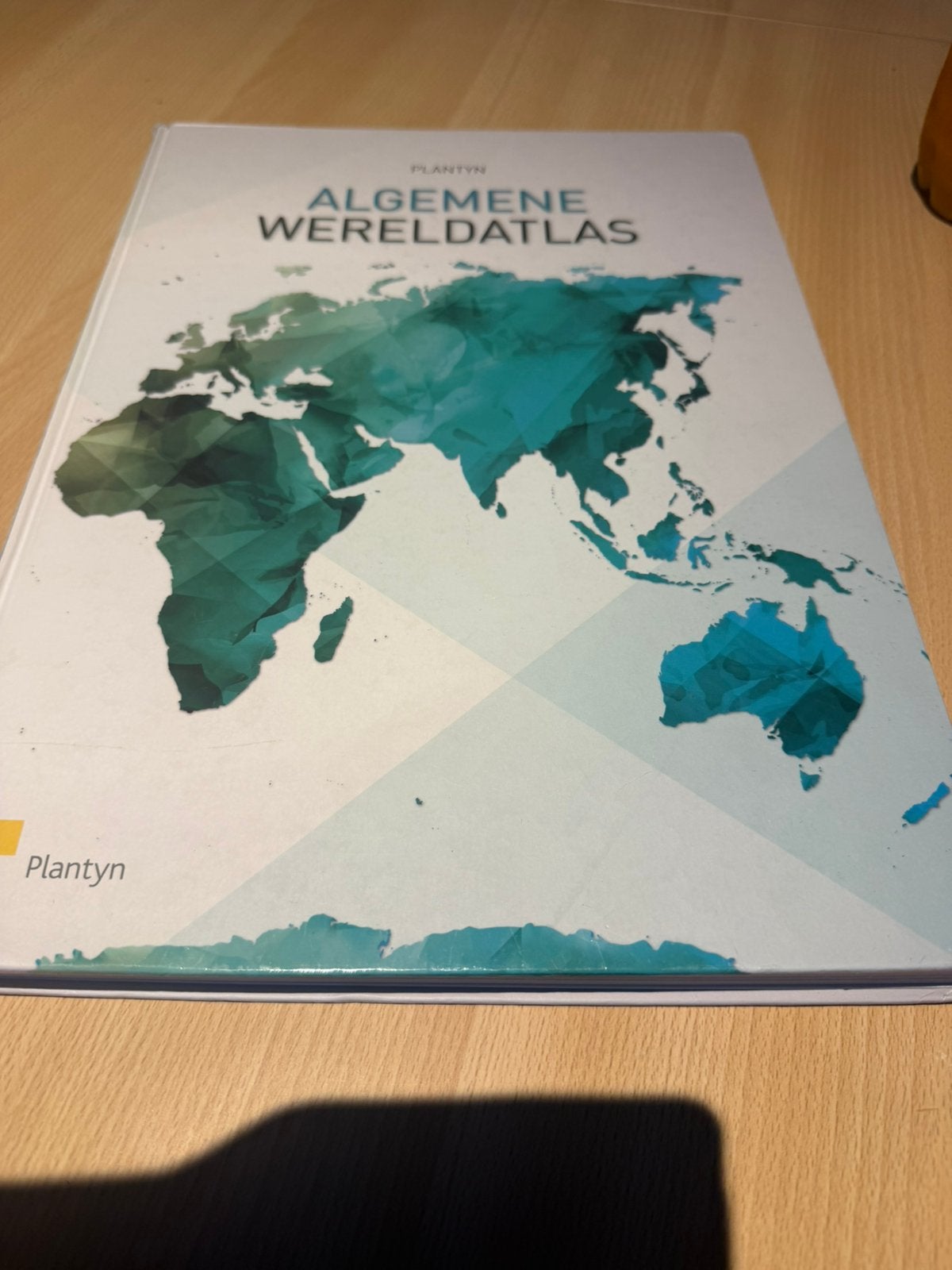 Plantyn - algemene wereldatlas, Boeken, Atlassen en Landkaarten, Gelezen, Overige atlassen, 2000 tot heden, Ophalen of Verzenden