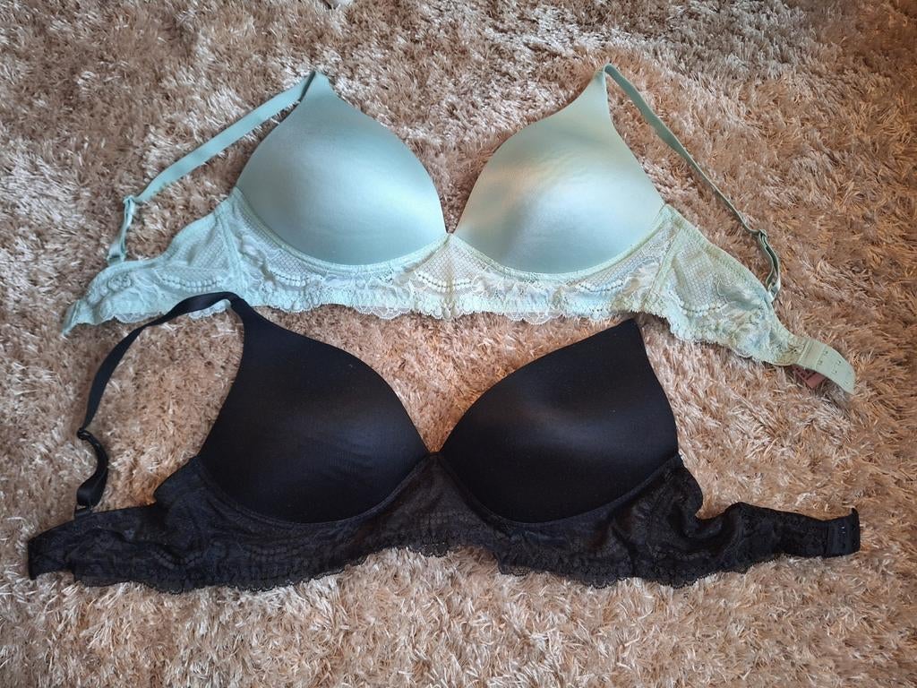 voorgevormde bh zonder beugel van Hunkemöller 80 D, Kleding | Dames, Hunkemöller, Ophalen of Verzenden, Zwart, BH