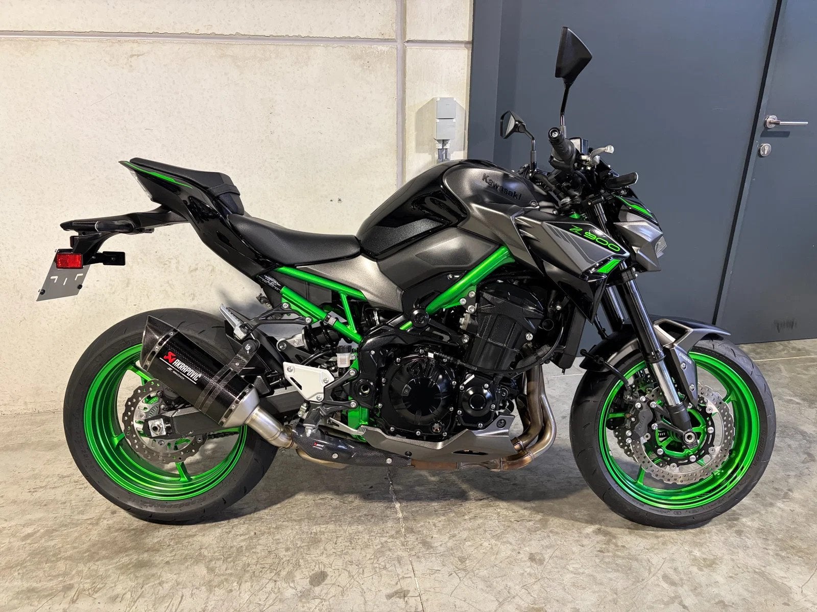 Kawasaki Z900 met Akrapovic uitlaat in nieuwstaat, Entreprise, Occasion, 900 cm³, Autre