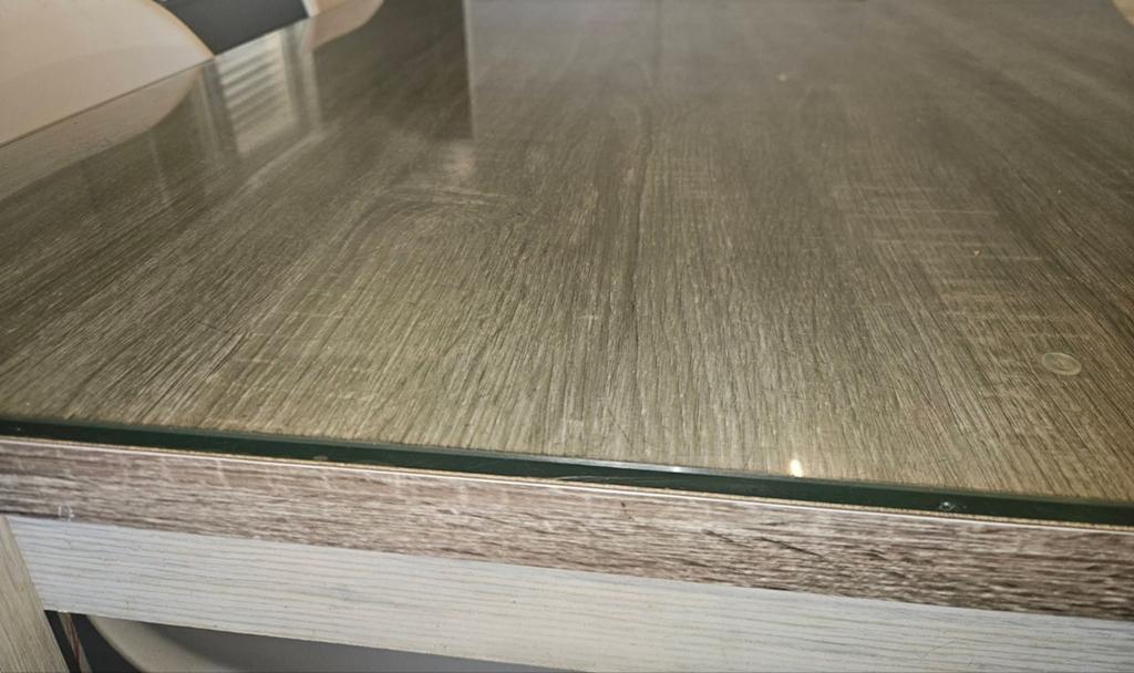 Tafel met stoelen te koop, Ophalen