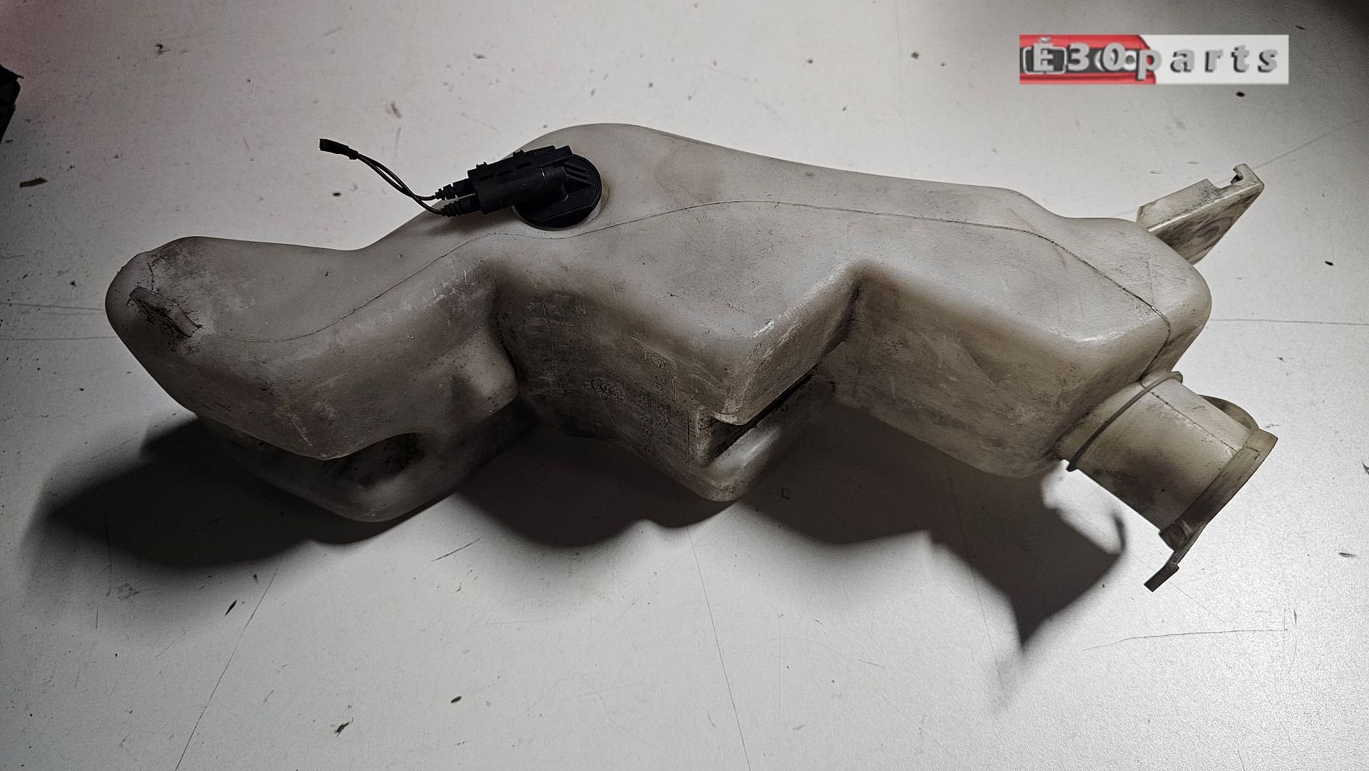 Ruiten sproeier resorvoir 3.2 ltr. BMW 5 serie E34 616613847, Gebruikt, -, Ophalen of Verzenden, -