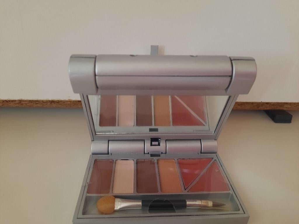 mooi nieuw make up kistje met spiegeltje, Handtassen en Accessoires, Uiterlijk | Cosmetica en Make-up, Ophalen of Verzenden, Nieuw