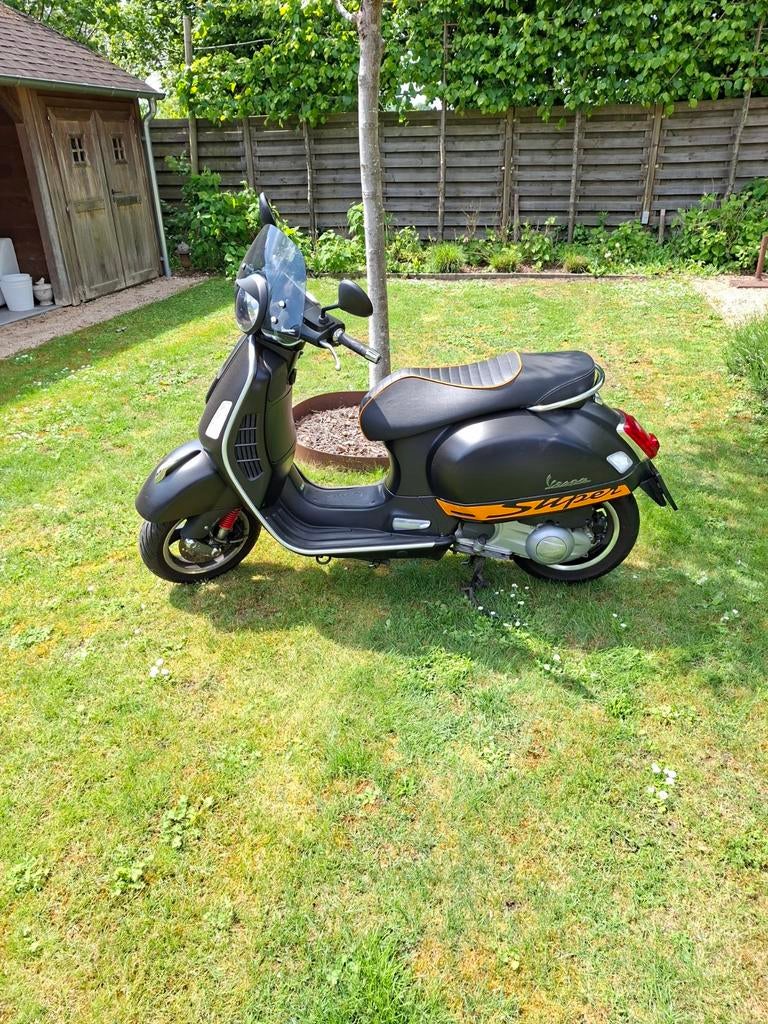 Vespa Supersport 300cc, Fietsen en Brommers, Ophalen