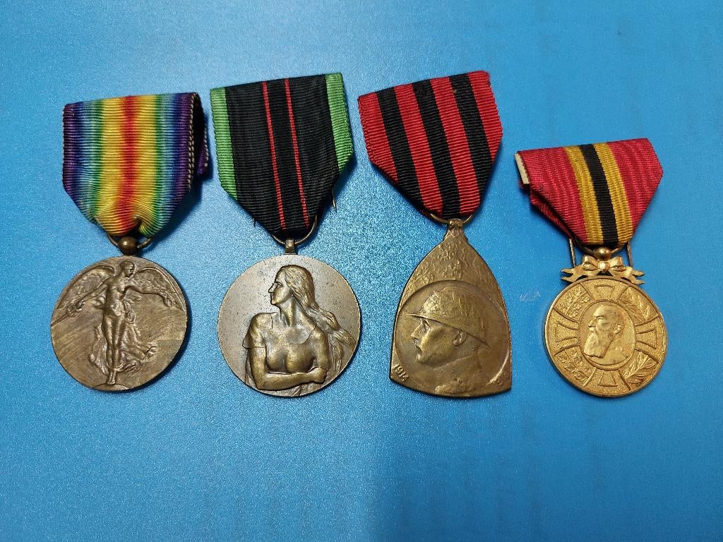 Lots n  01 de medaille Belges, Enlèvement