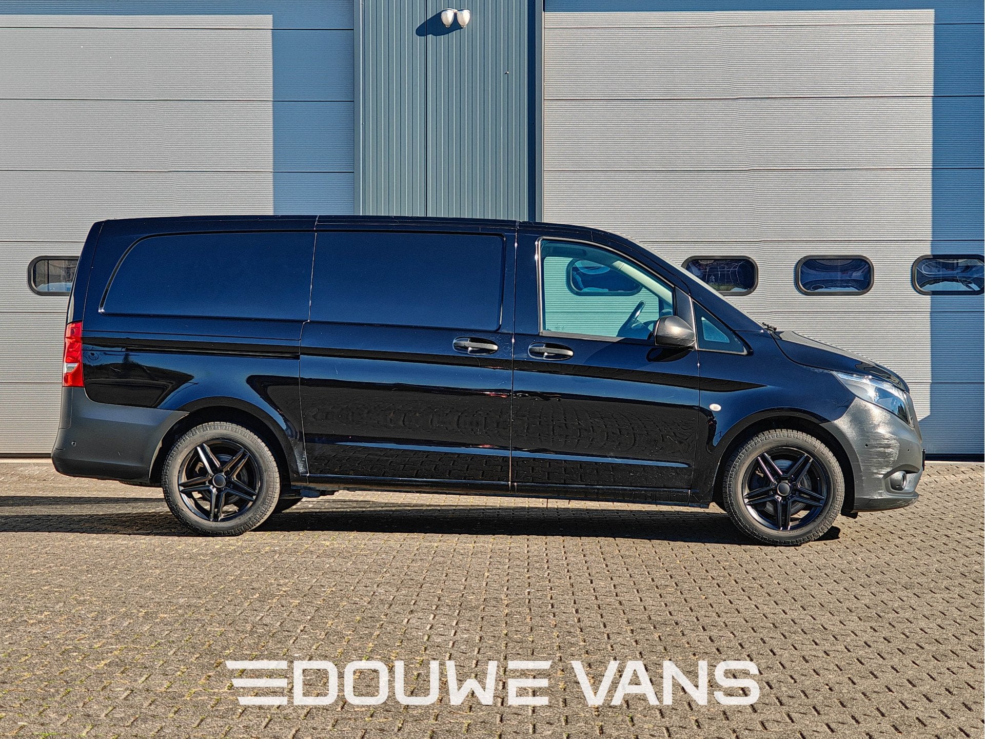 Mercedes-Benz Vito 119 L2 190 PK Airco Trekhaak Camera Inric, Auto's, Automaat, 4 deurs, 4 cilinders, Zwart