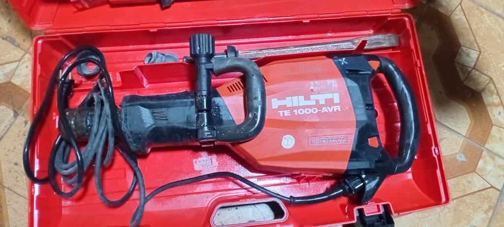 Hilti, Enlèvement