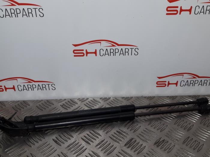 Set Gasdempers Achterklep van een Suzuki Swift, Auto-onderdelen, Gebruikt, -, -, Ophalen of Verzenden