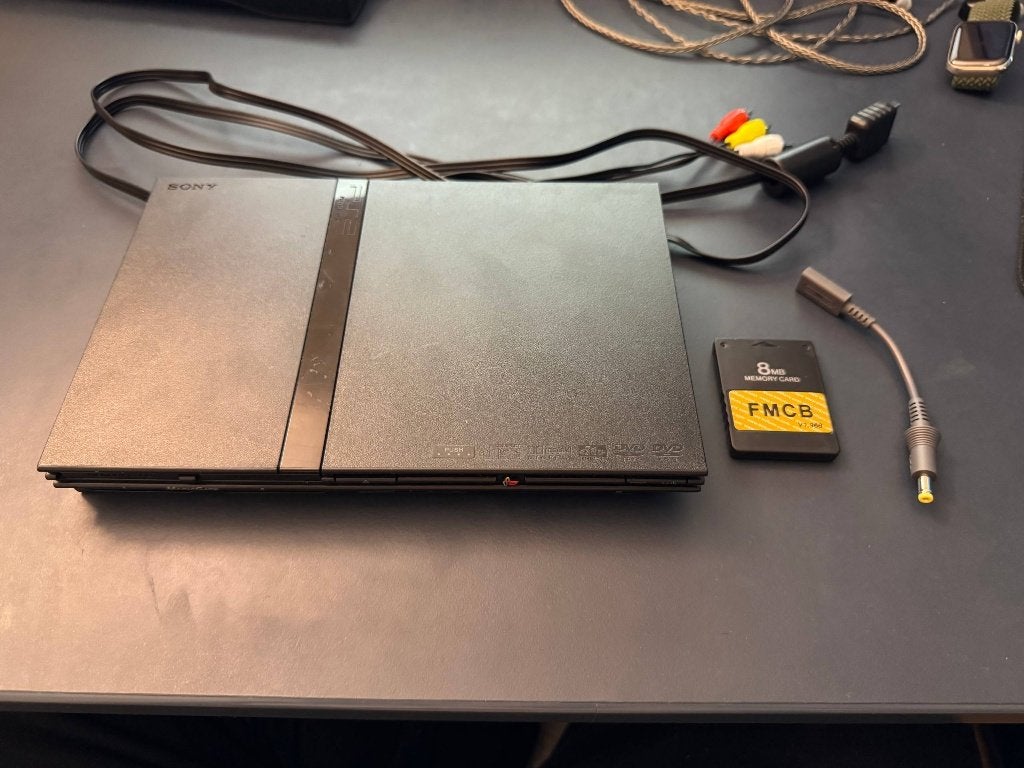 PlayStation 2 Slim (SCPH-70004) + FMCB 1.966, Sans contrôleur, Enlèvement, Utilisé, Noir