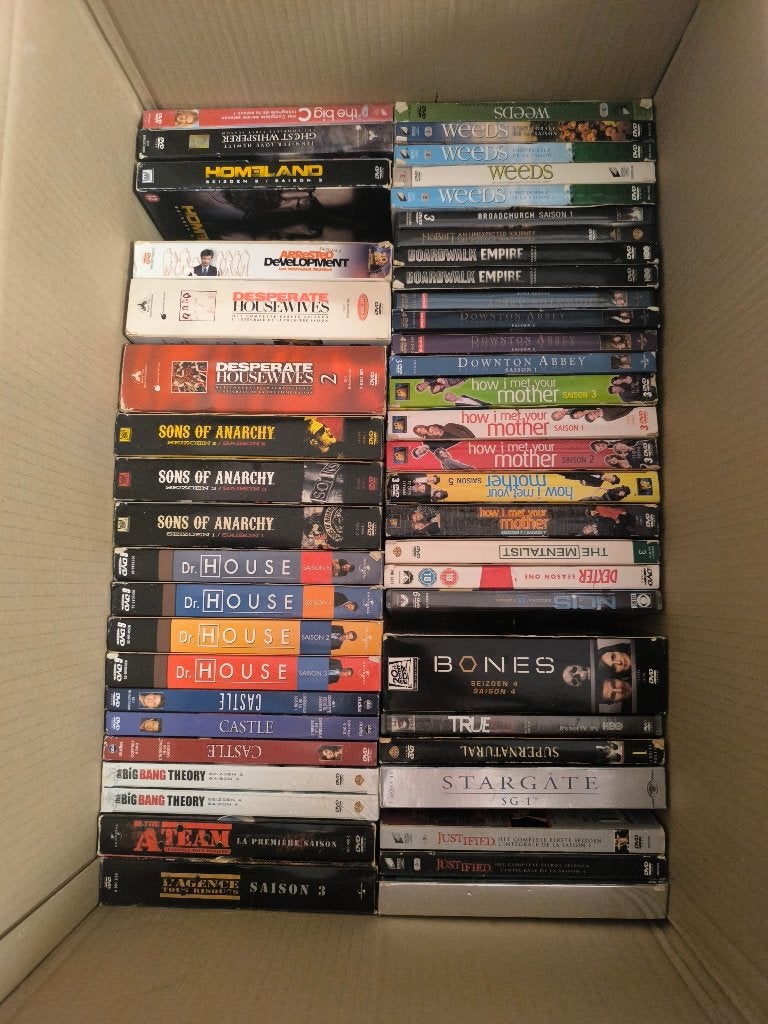 Jackpot van 48 dozen uit de tv-serie, Cd's en Dvd's, Ophalen, Gebruikt, Frans, Frans
