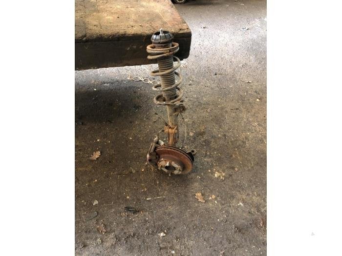 Barre amortisseur avant gauche d'un Suzuki Alto, -, 3 mois de garantie, Utilisé, -