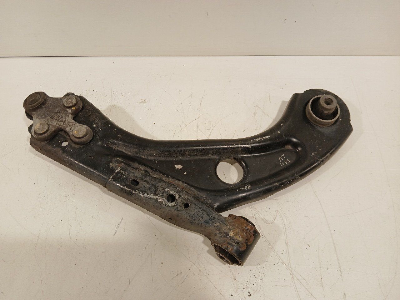 Draagarm links voor Peugeot 308, Autos : Pièces & Accessoires, Onderdelen@venauto.nl, Van der Ven Autorecycling B.V., Ettenseweg 76, 4706 PB Roosendaal, The Netherlands