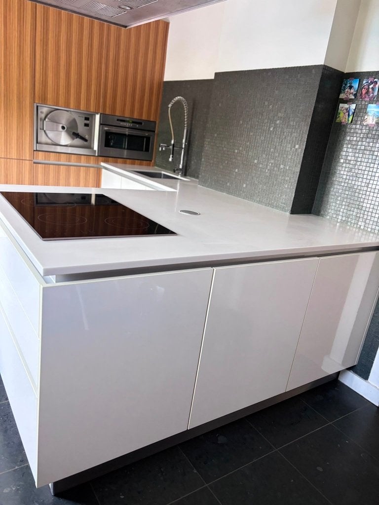 Corian Designkeuken inclusief toestellen + stoomoven Miele, Huis en Inrichting, Ophalen, Gebruikt, U-keuken, Overige materialen