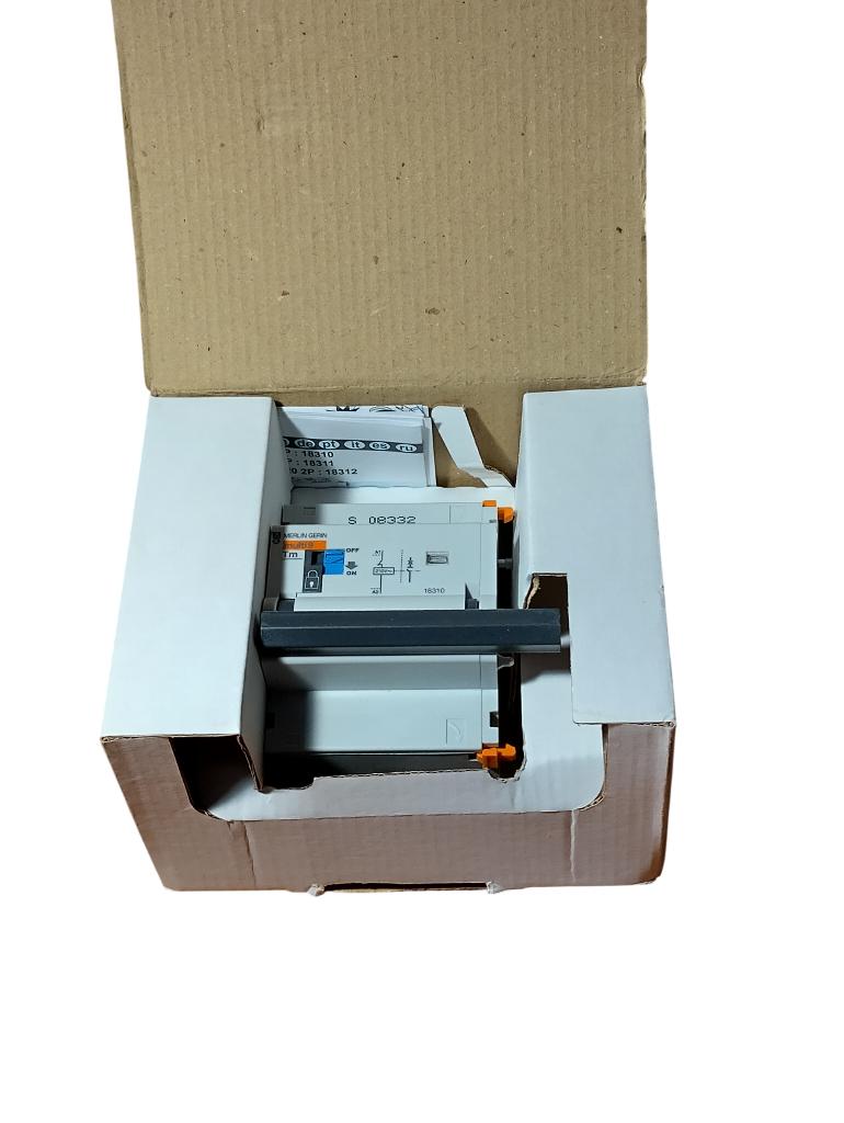 1 télécommande TM 18310 C60 1-2P Merlin Gerin Schneider, Bricolage & Construction, Enlèvement, Neuf, Autres types