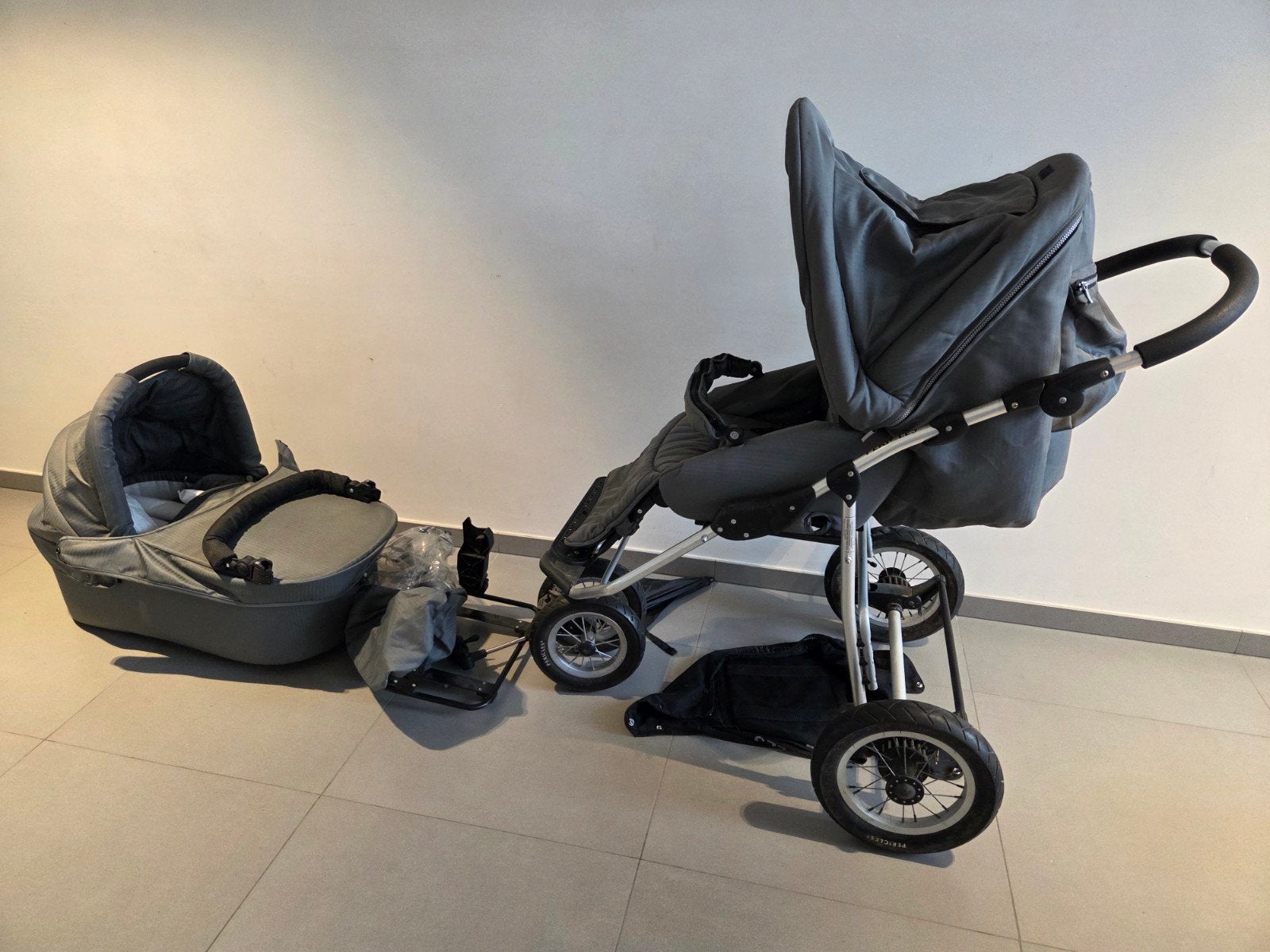 Complete set pericles buggy, draagmand, statief maxi cosi, Ophalen