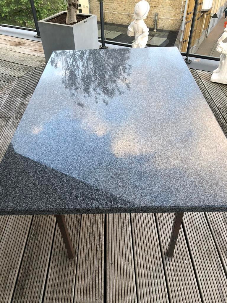 Heel zware granieten tafel, Tuin en Terras, Tuintafels, Ophalen, Zo goed als nieuw