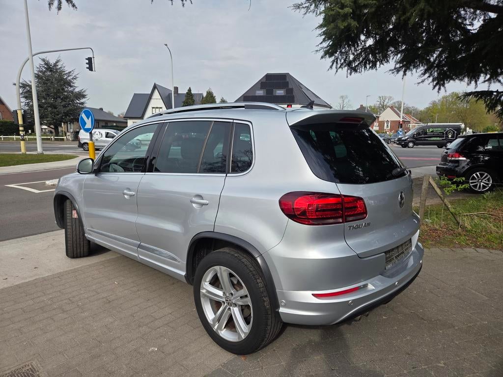 Volkswagen Tiguan R-line 1.4TSI 150PK AUTOMAAT Pano leder, Autos, Argent ou Gris, Achat, Entreprise, Entretenue par le concessionnaire
