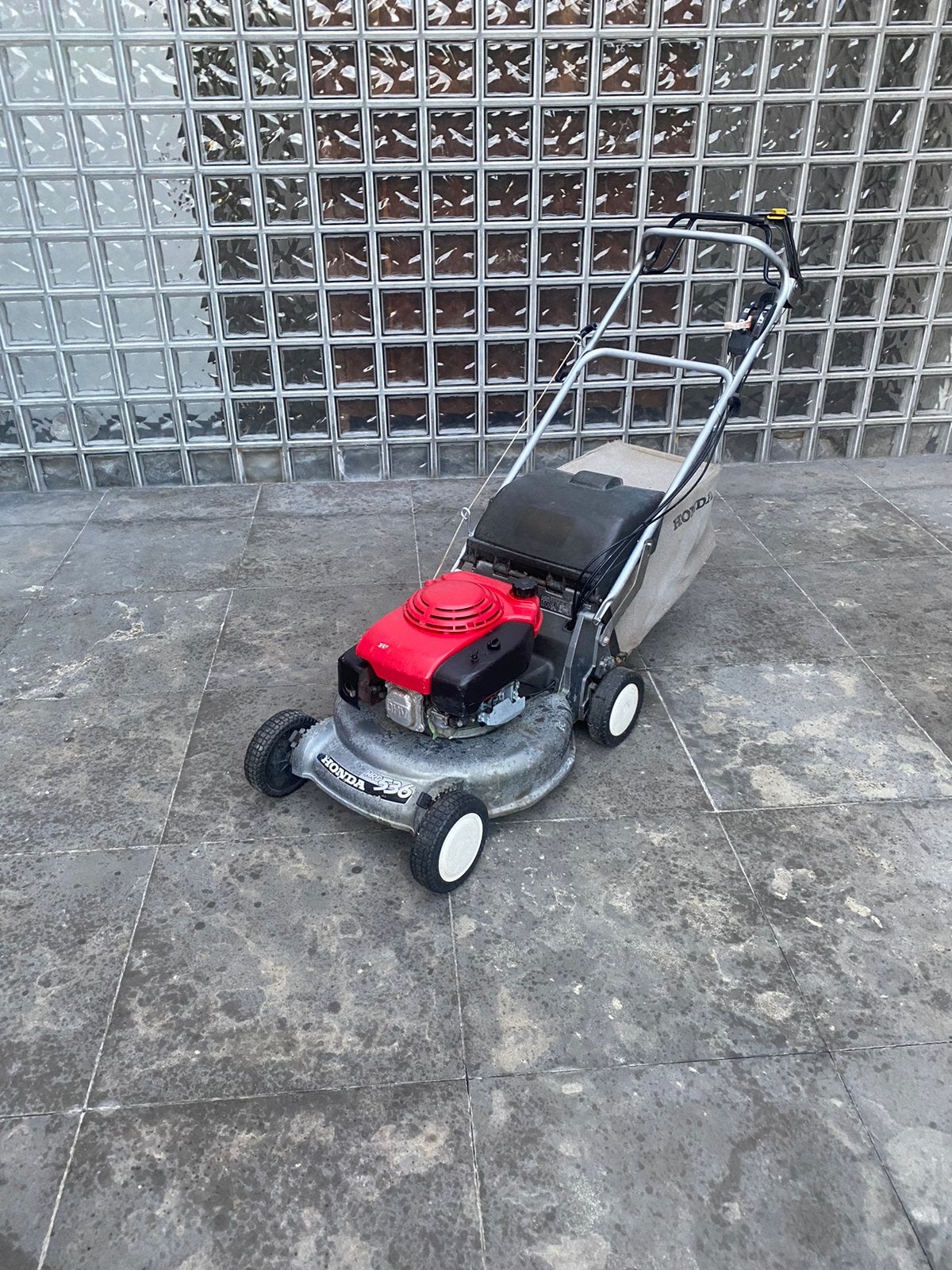 Honda hrd536, Tuin en Terras, Ophalen, Cirkelmaaier, Gebruikt, Versnellingen