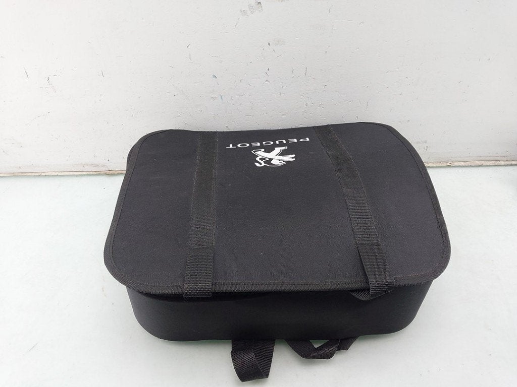 CABLE DE CHARGE Peugeot 208 II (UB / UH / UP) (01-2019/-), Kontakt-peugeot@peugeot.com, Utilisé, Peugeot Deutschland GmbH, Bahnhofsplatz
65423  Rüsselsheim, DE