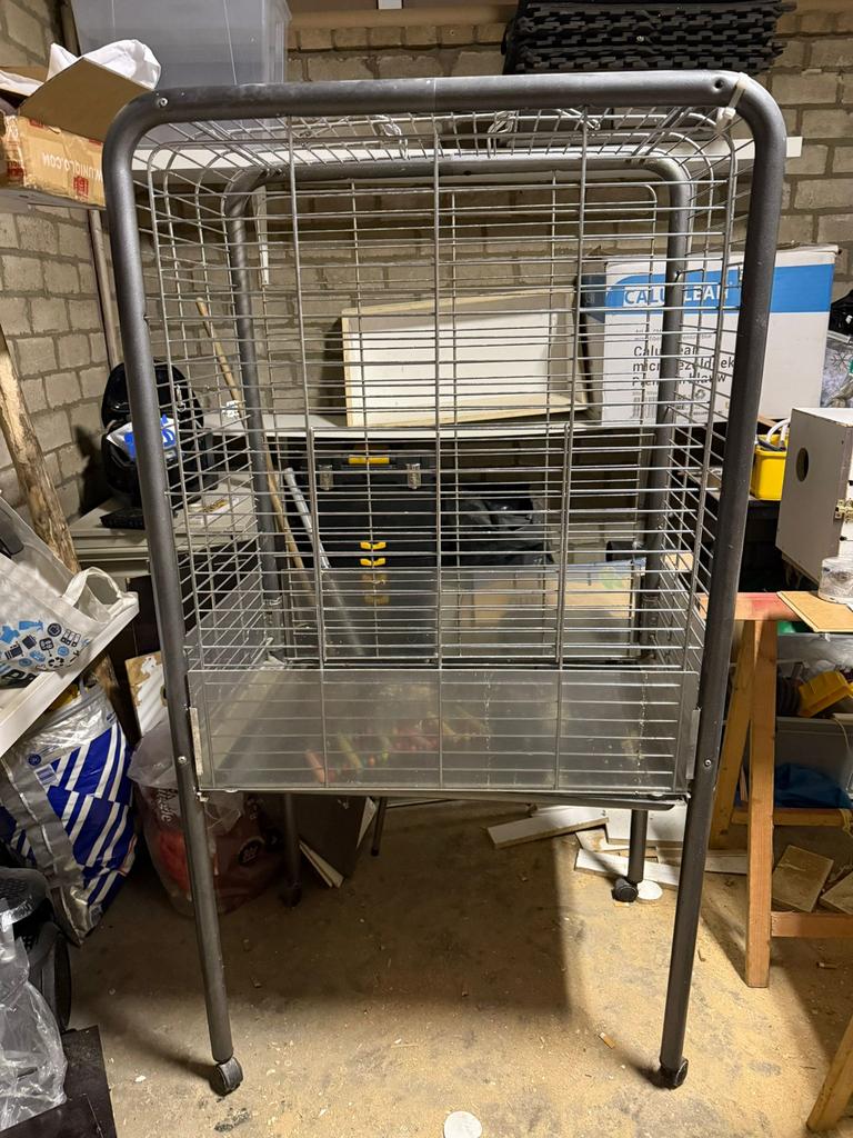 Vogel kooi papegaai kooi parkiet kooi strong kooi, Dieren en Toebehoren, Ophalen, Zo goed als nieuw, Metaal, Vogelkooi