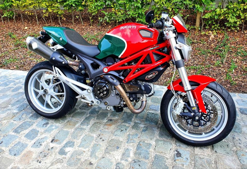 Ducati Monster 1100 - Mike Hailwood replica - racing ECU, Enlèvement