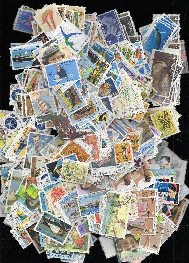 Australie : environ 800 timbres, très frais, Envoi